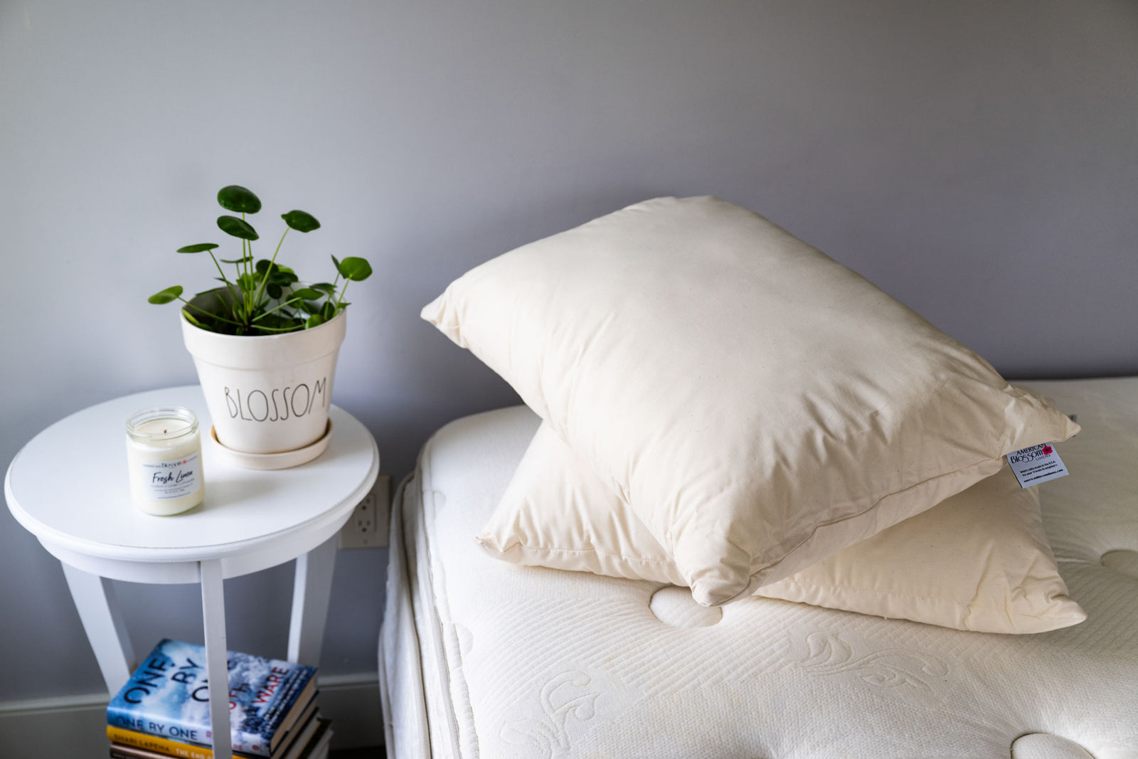Bed pillow with recycled polyester fill